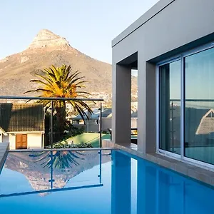 https://geneva-drive-luxury-villa.hotels-capetown.com